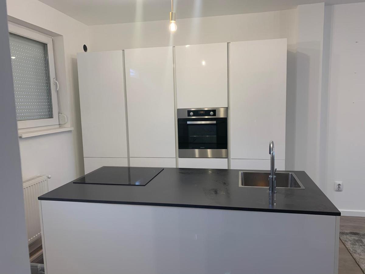Gabica Apartman Debrecen Buitenkant foto