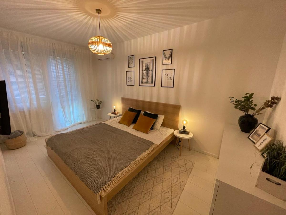 Gabica Apartman Debrecen Buitenkant foto