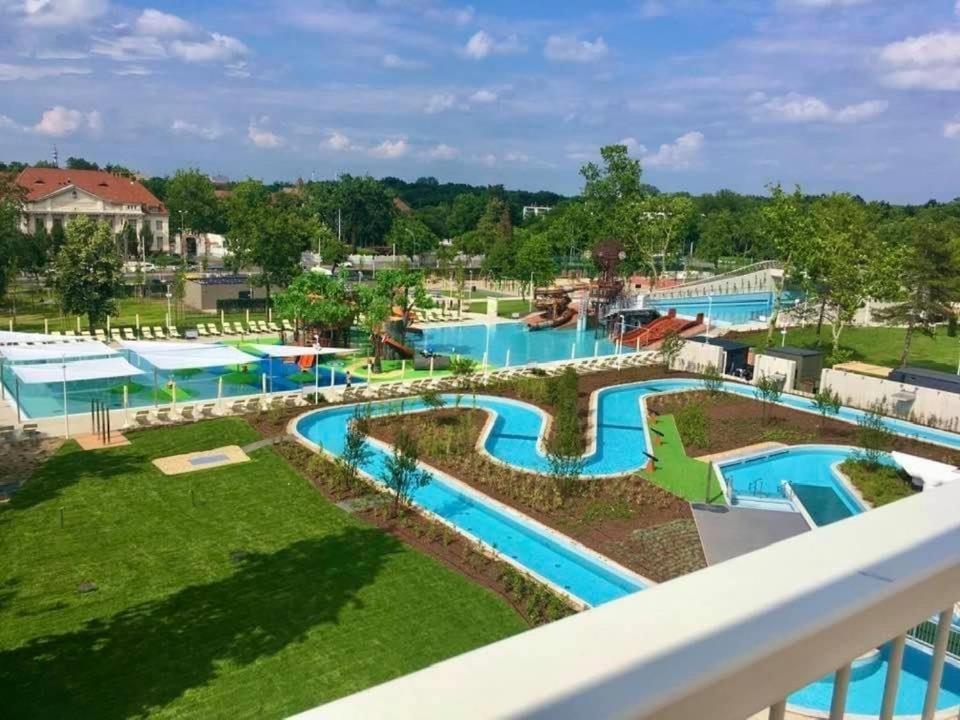 Gabica Apartman Debrecen Buitenkant foto